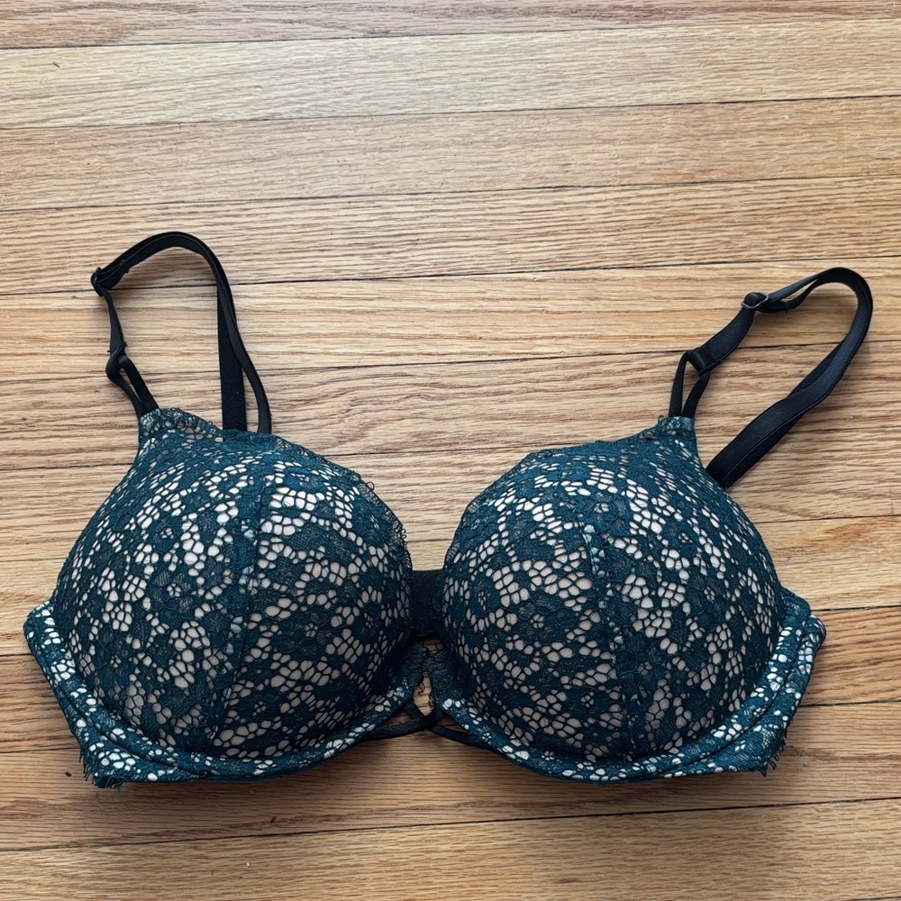 Victoria's Secret Bombshell Very Sexy Lace Plunge Bra - Green and Black